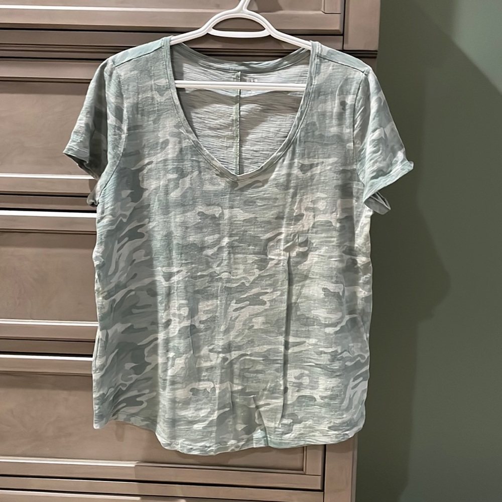 GAP camo tee.